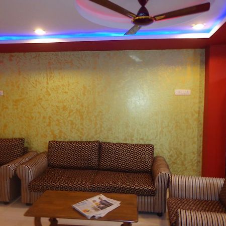 Kek Accommodation Madras Buitenkant foto