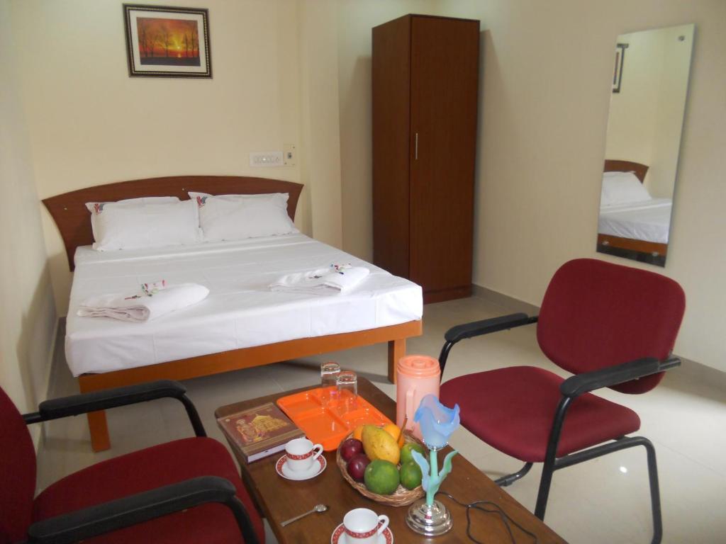 Kek Accommodation Madras Buitenkant foto