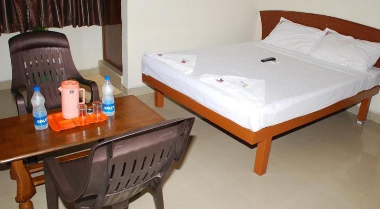 Kek Accommodation Madras Buitenkant foto