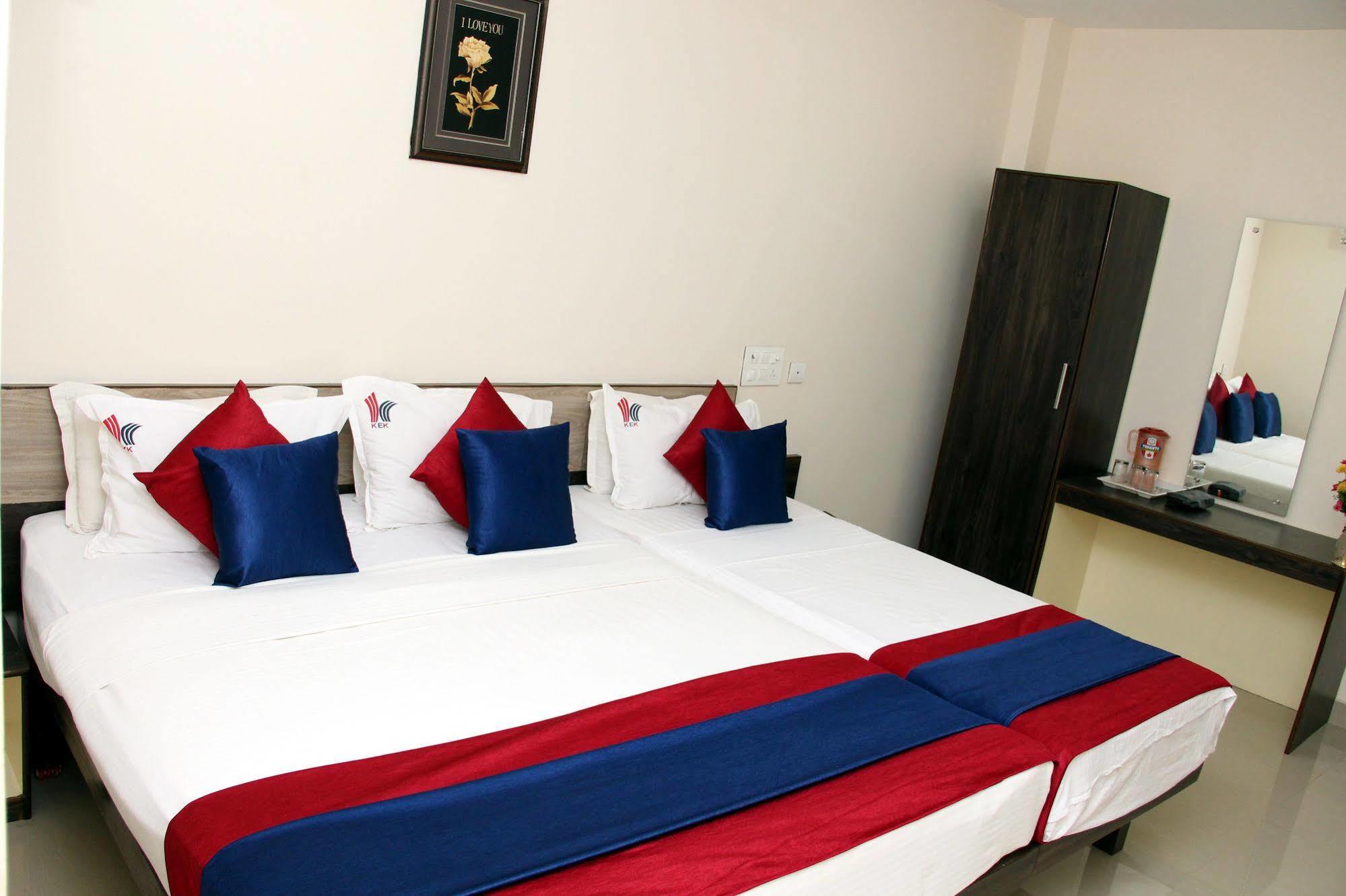 Kek Accommodation Madras Buitenkant foto
