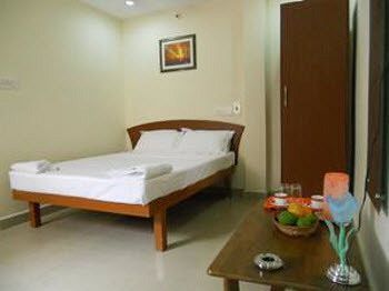 Kek Accommodation Madras Buitenkant foto